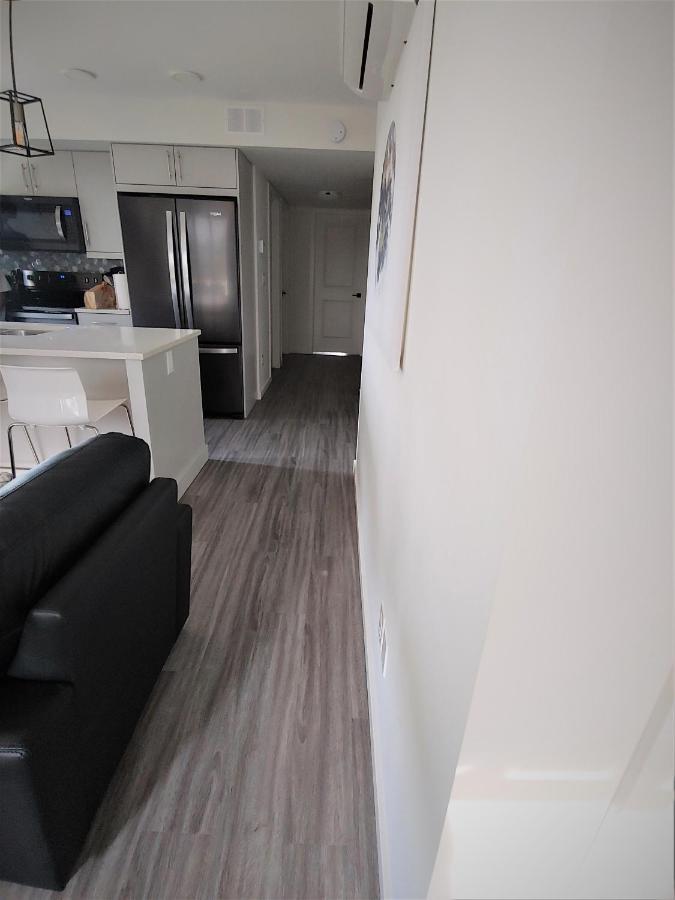 Serene 2 Bedroom Condo With Balcony And Lakeview ウィニペグ エクステリア 写真