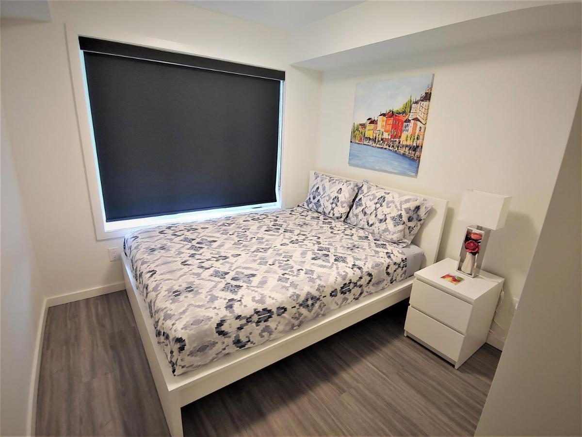 Serene 2 Bedroom Condo With Balcony And Lakeview ウィニペグ エクステリア 写真