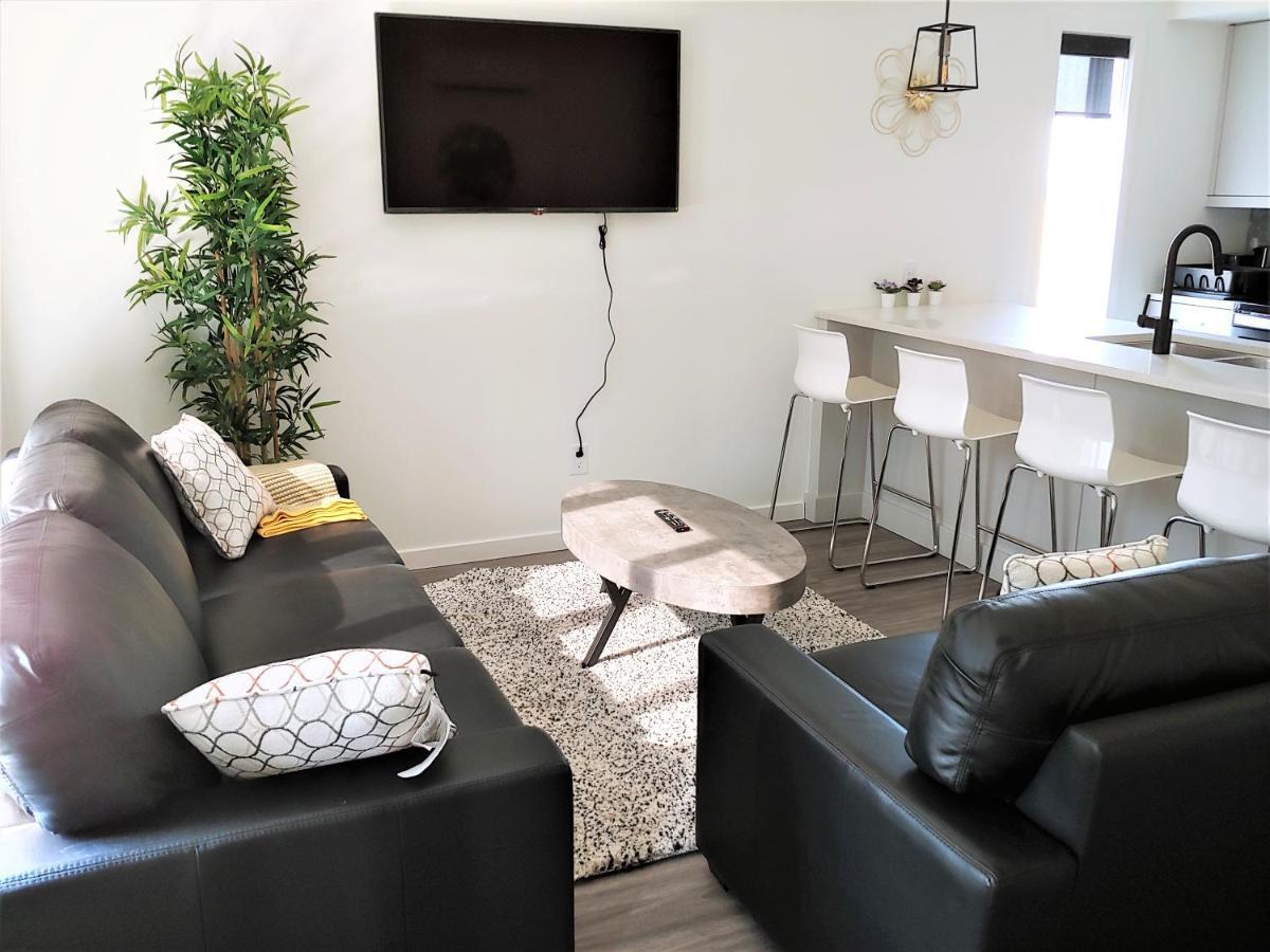 Serene 2 Bedroom Condo With Balcony And Lakeview ウィニペグ エクステリア 写真