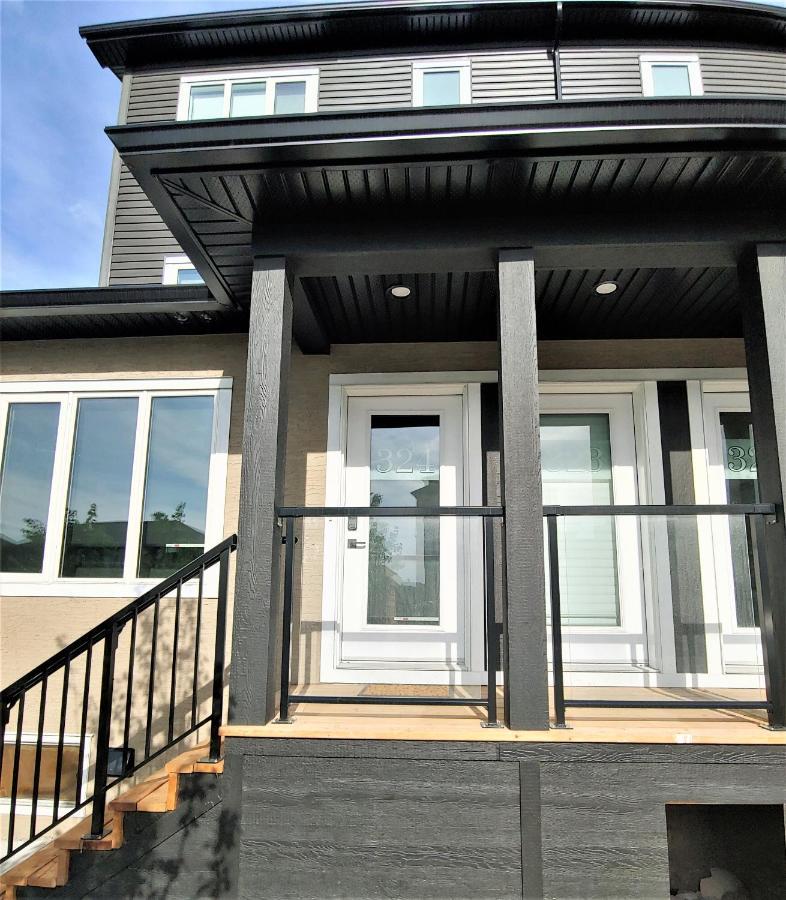 Serene 2 Bedroom Condo With Balcony And Lakeview ウィニペグ エクステリア 写真